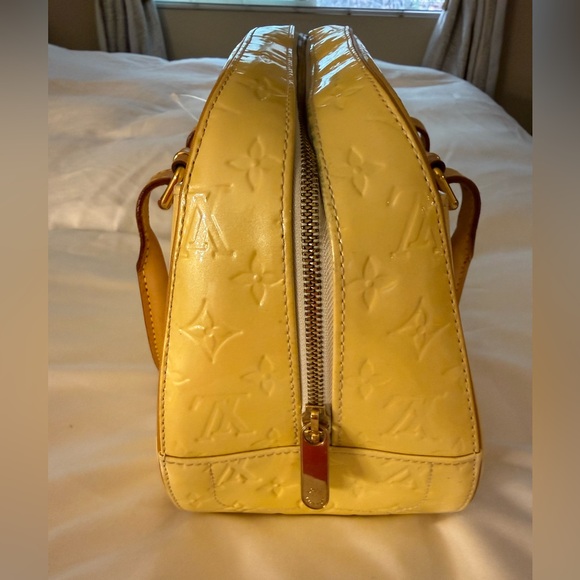 Louis Vuitton Vintage Yellow Vernice Summit Bag Used but good condition. - Picture 3 of 16